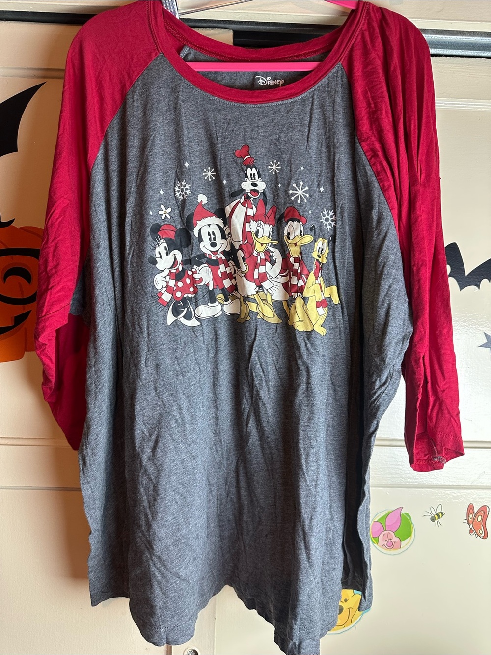 Disney Gray & Red Holiday Raglan Shirt with Mickey & Friends- torrid size 6X